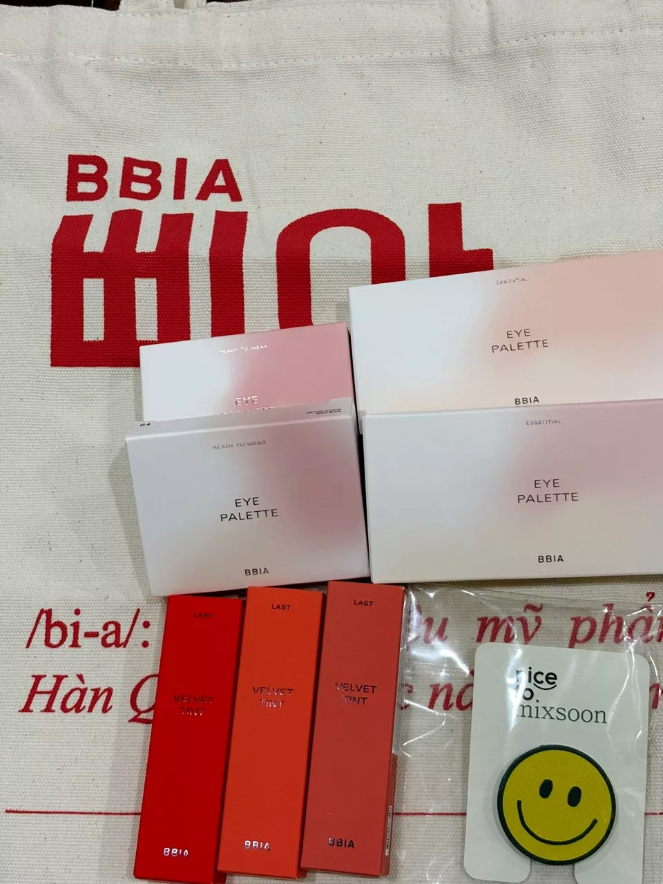 BBIA Essential Eye Palette photo review