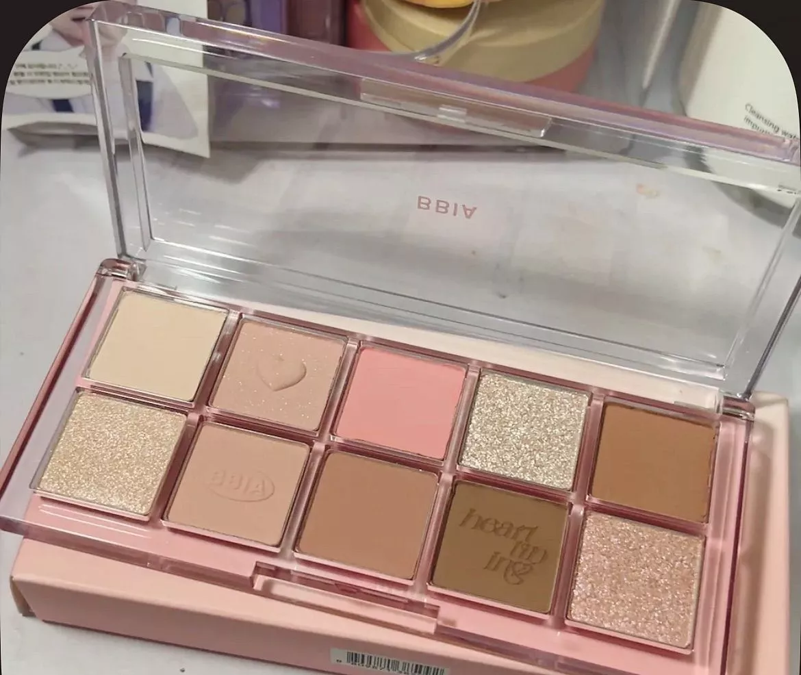 BBIA Essential Eye Palette photo review