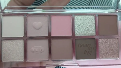 Nhấp để xem toàn màn hình BBIA Essential Eye Palette photo review