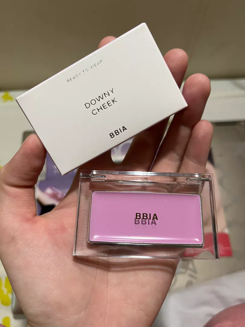 Nhấp để xem toàn màn hình BBIA Ready To Wear Downy Cheek photo review
